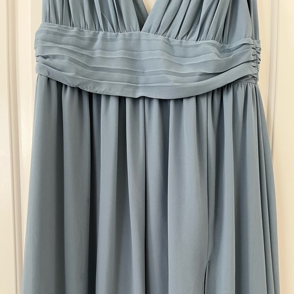 Lulu’s Maxi Dress - Picture 3 of 12